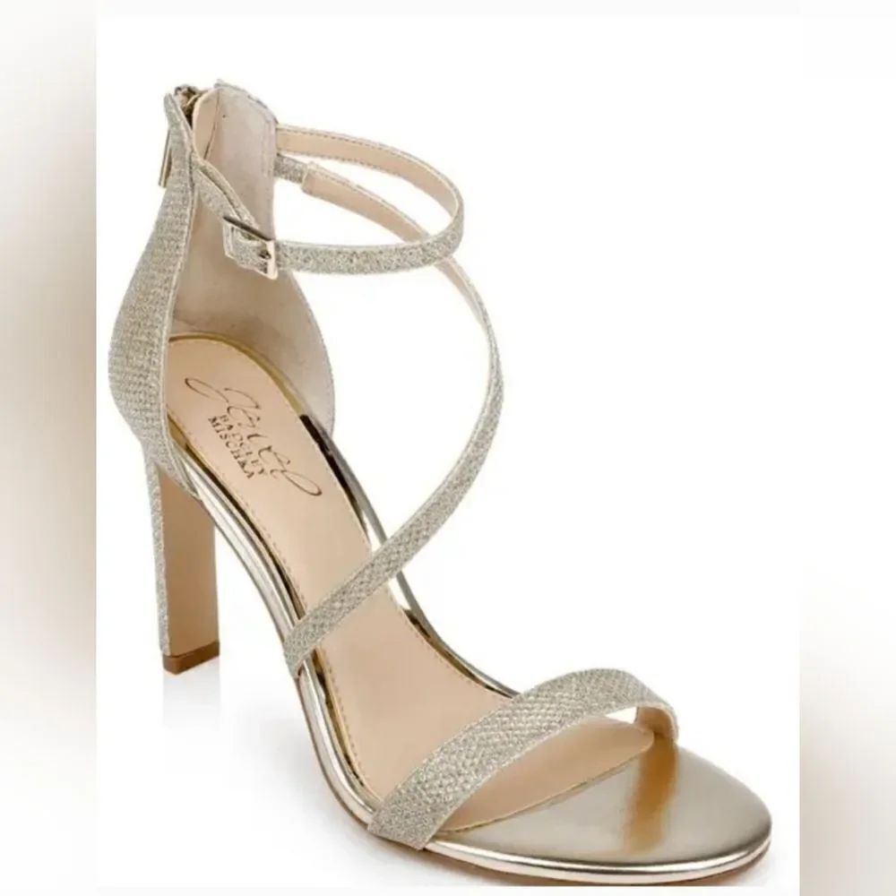 Jewel Badgley Mischka Diana Strappy Sandal in Gold Fabric NWOT size 6.5